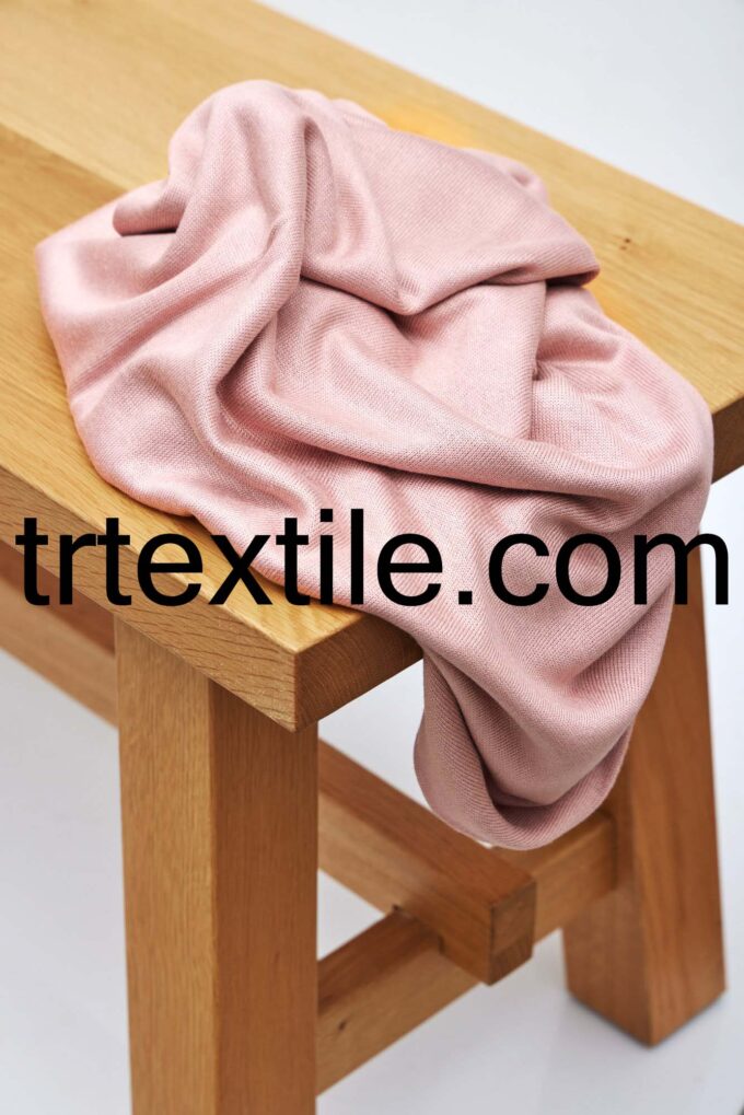 pink knitwear fabric - trtextile.com image